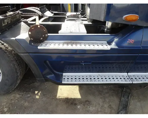 FREIGHTLINER FLD120 Side Fairing