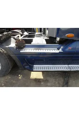 FREIGHTLINER FLD120 Side Fairing