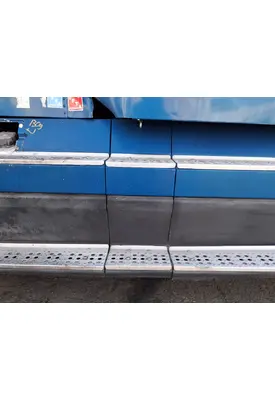 FREIGHTLINER FLD120 Side Fairing