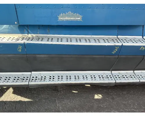 FREIGHTLINER FLD120 Side Fairing