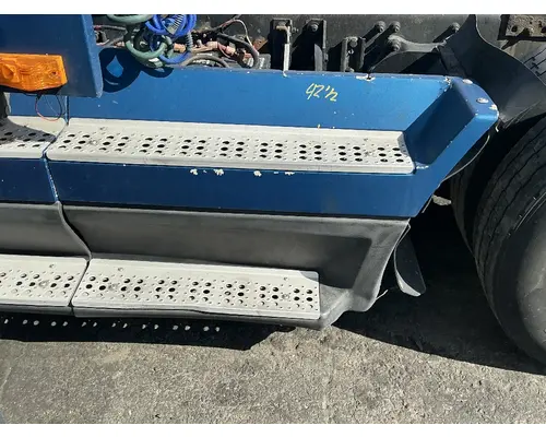 FREIGHTLINER FLD120 Side Fairing