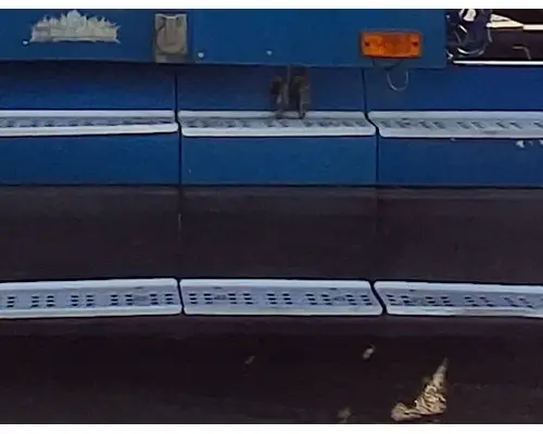 FREIGHTLINER FLD120 Side Fairing