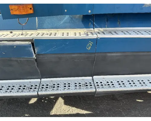 FREIGHTLINER FLD120 Side Fairing