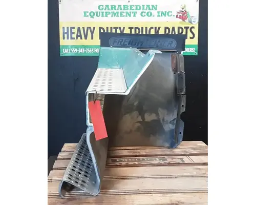 FREIGHTLINER FLD120 Side Fairing