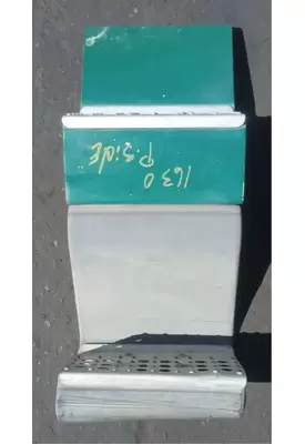 FREIGHTLINER FLD120 Side Fairing