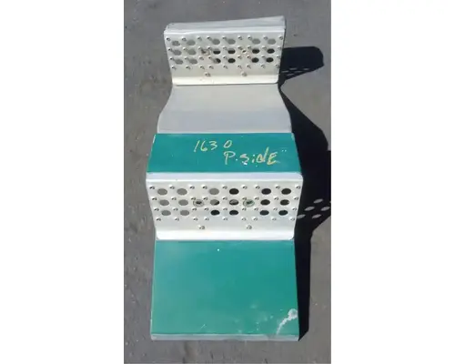 FREIGHTLINER FLD120 Side Fairing