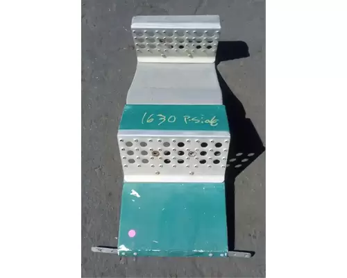 FREIGHTLINER FLD120 Side Fairing