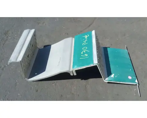 FREIGHTLINER FLD120 Side Fairing