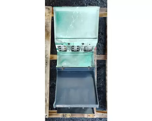FREIGHTLINER FLD120 Side Fairing