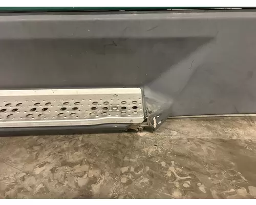 FREIGHTLINER FLD120 Skirt