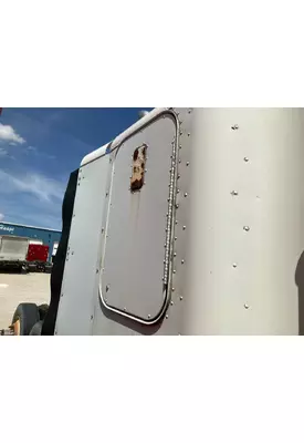 FREIGHTLINER FLD120 Sleeper
