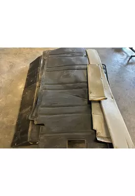 FREIGHTLINER FLD120 Sleeper
