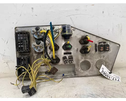 FREIGHTLINER FLD120 Switch Panel