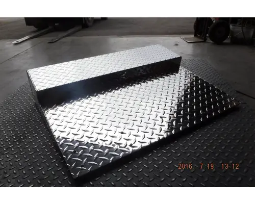 FREIGHTLINER FLD120 TOOL BOX COVER