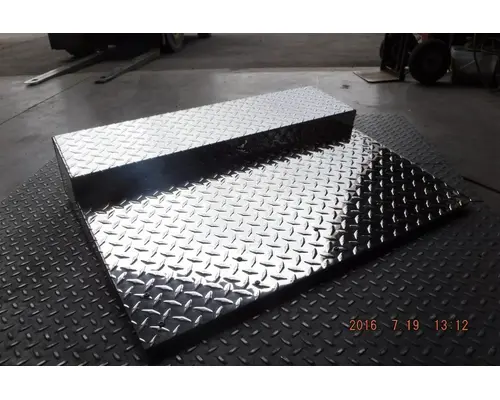 FREIGHTLINER FLD120 TOOL BOX COVER