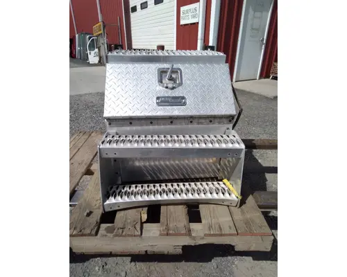 FREIGHTLINER FLD120 TOOL BOX