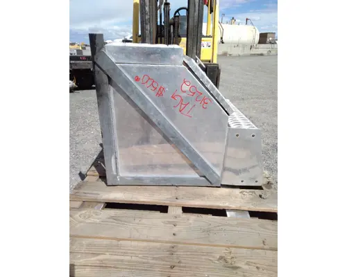 FREIGHTLINER FLD120 TOOL BOX