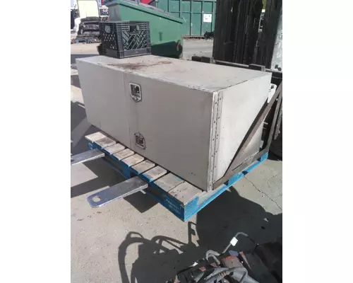 FREIGHTLINER FLD120 TOOL BOX