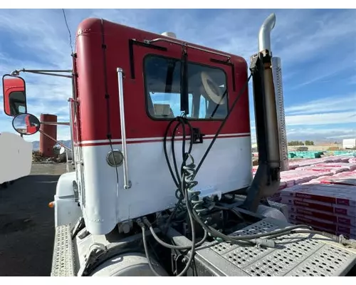 FREIGHTLINER FLD120 Vehicle For Sale