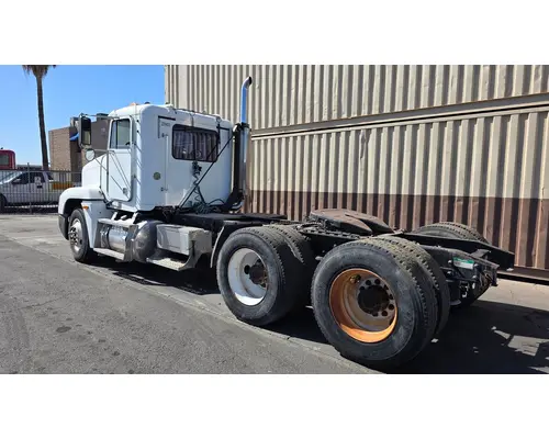 FREIGHTLINER FLD120 Vehicle For Sale