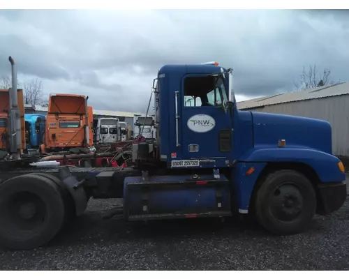 FREIGHTLINER FLD120 WHOLE TRUCK FOR RESALE