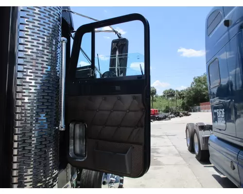 FREIGHTLINER FLD132 CLASSIC XL 1997-2009 DOOR ASSEMBLY, FRONT