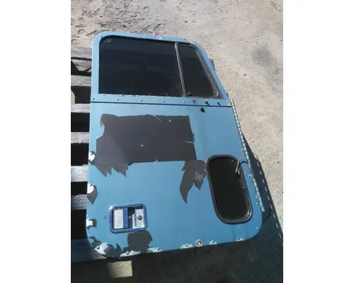 FREIGHTLINER FLD132 CLASSIC XL 1997-2009 DOOR ASSEMBLY, FRONT