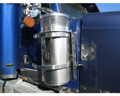 FREIGHTLINER FLD132 CLASSIC XL AIR CLEANER
