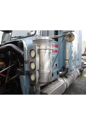 FREIGHTLINER FLD132 CLASSIC XL AIR CLEANER