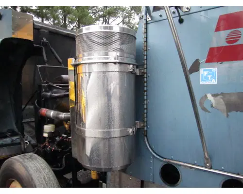 FREIGHTLINER FLD132 CLASSIC XL AIR CLEANER