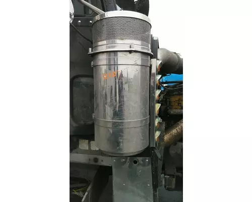 FREIGHTLINER FLD132 CLASSIC XL AIR CLEANER