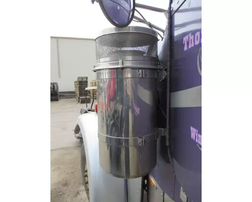 FREIGHTLINER FLD132 CLASSIC XL AIR CLEANER