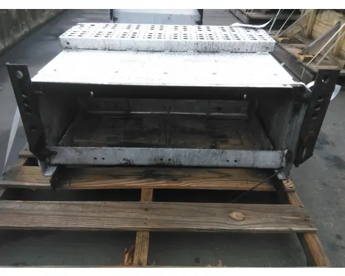 FREIGHTLINER FLD132 CLASSIC XL BATTERY BOX