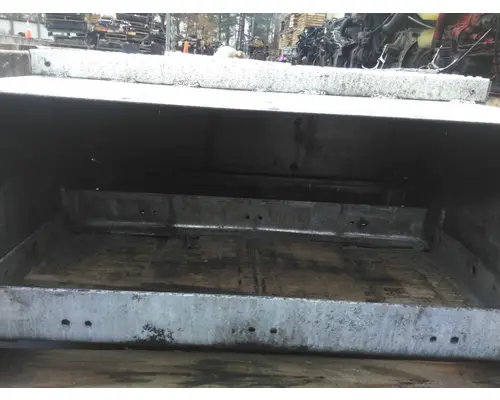 FREIGHTLINER FLD132 CLASSIC XL BATTERY BOX