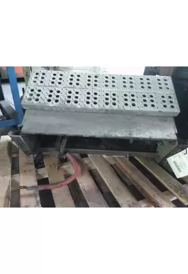 FREIGHTLINER FLD132 CLASSIC XL BATTERY BOX