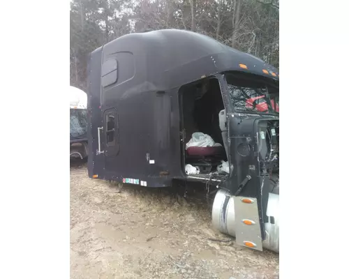 FREIGHTLINER FLD132 CLASSIC XL CAB