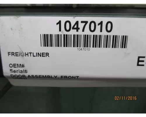 FREIGHTLINER FLD132 CLASSIC XL DOOR ASSEMBLY, FRONT