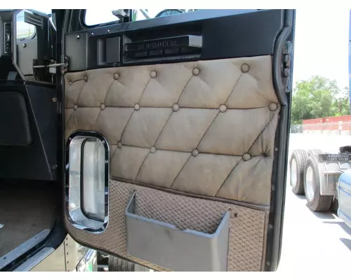 FREIGHTLINER FLD132 CLASSIC XL DOOR ASSEMBLY, FRONT