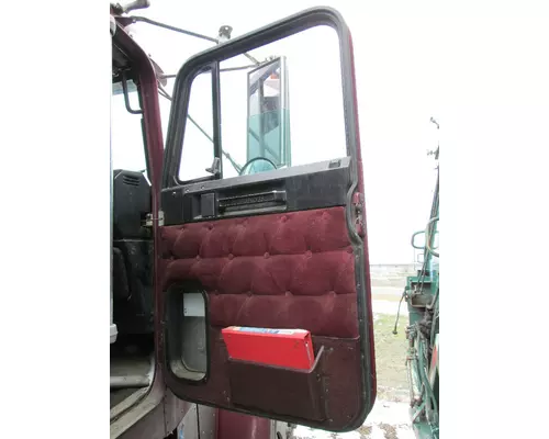 FREIGHTLINER FLD132 CLASSIC XL DOOR ASSEMBLY, FRONT