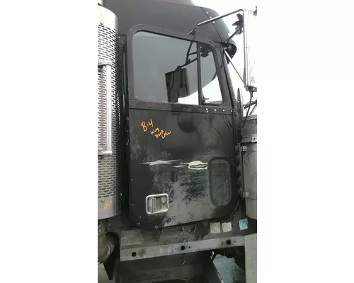 FREIGHTLINER FLD132 CLASSIC XL DOOR ASSEMBLY, FRONT