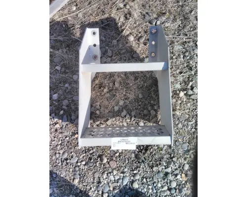 FREIGHTLINER FLD132 CLASSIC XL FRAME STEP