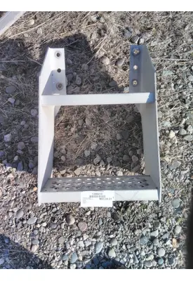 FREIGHTLINER FLD132 CLASSIC XL FRAME STEP