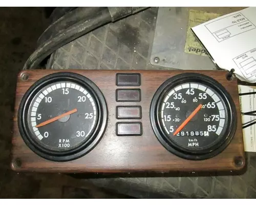 FREIGHTLINER FLD132 CLASSIC XL GAUGE CLUSTER