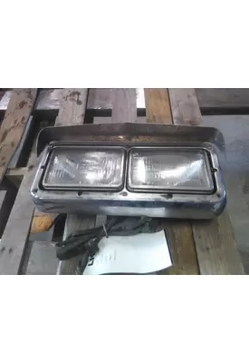 FREIGHTLINER FLD132 CLASSIC XL HEADLAMP ASSEMBLY