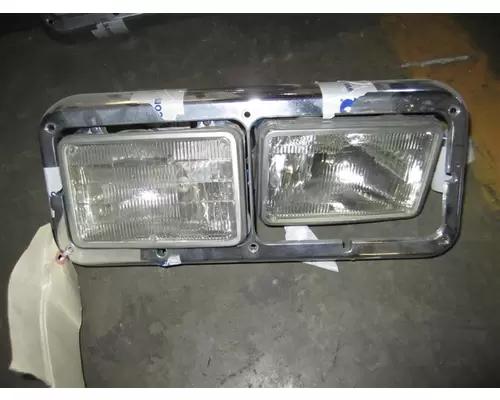 FREIGHTLINER FLD132 CLASSIC XL HEADLAMP ASSEMBLY