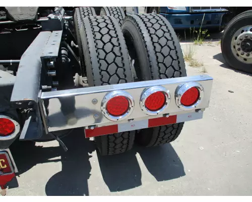 FREIGHTLINER FLD132 CLASSIC XL MUD FLAP HANGER