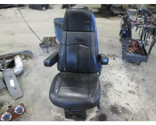 FREIGHTLINER FLD132 CLASSIC XL SEAT, FRONT