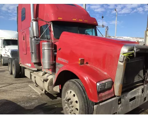 FREIGHTLINER FLD132 CLASSIC XL WHOLE TRUCK FOR PARTS