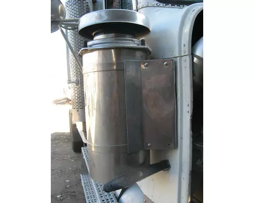 FREIGHTLINER FLD132 XL CLASSIC Air Cleaner