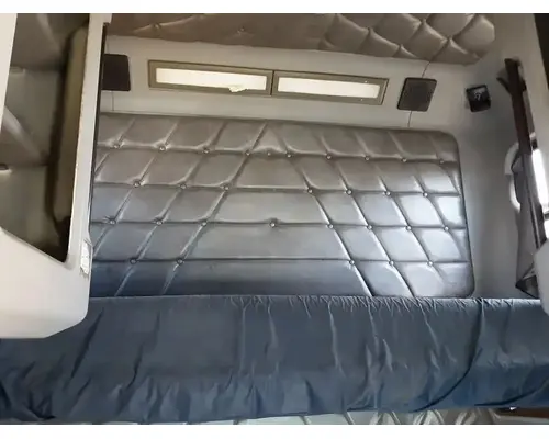 FREIGHTLINER FLD132 XL CLASSIC Cab Assembly